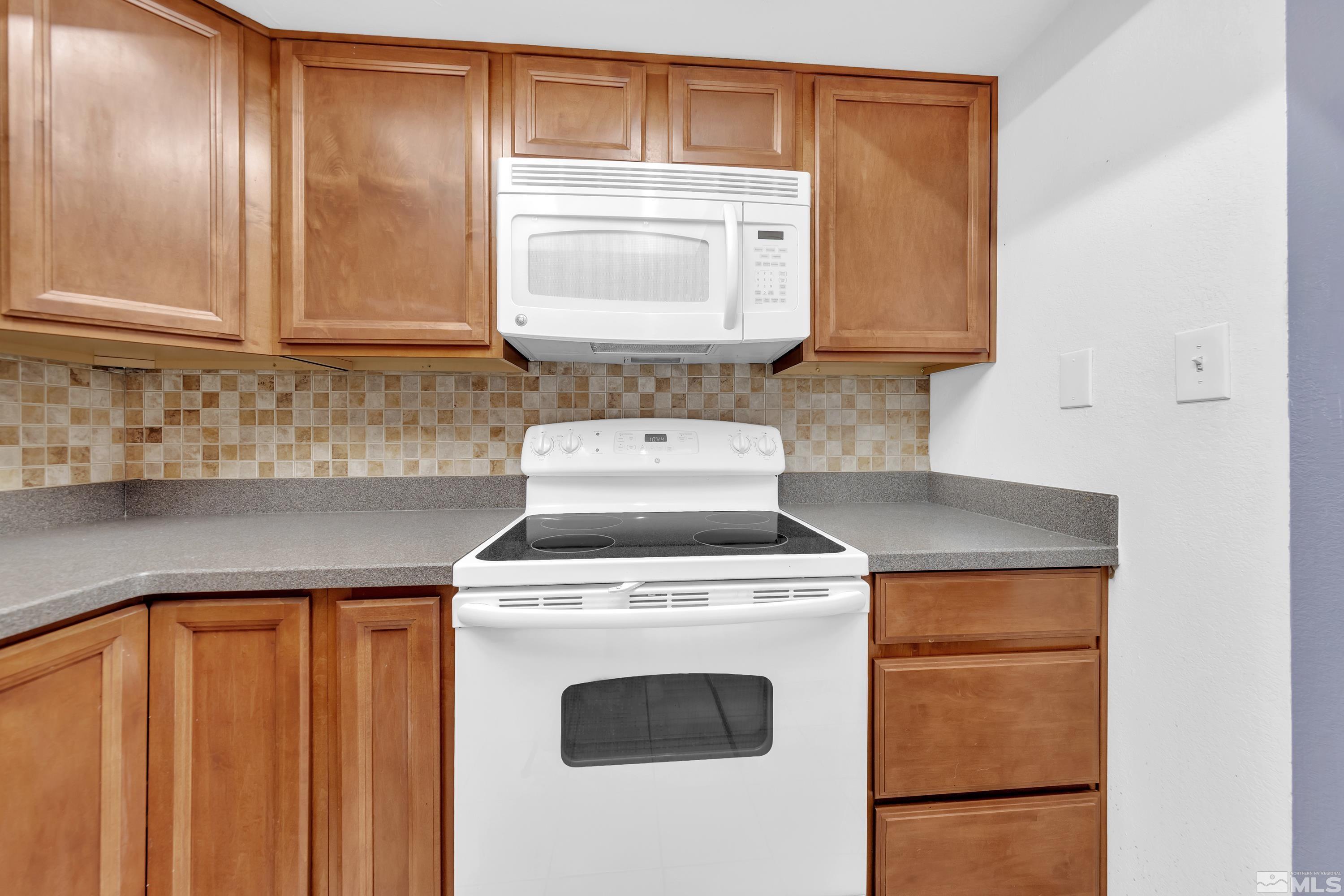 81 Vista Rafael Parkway Reno, NV 89503 - Photo 8 of 21 Photo 8