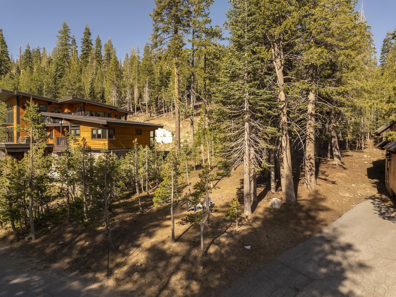 1023 Serene Road Soda Springs, CA 95728 - Photo 15 of 25