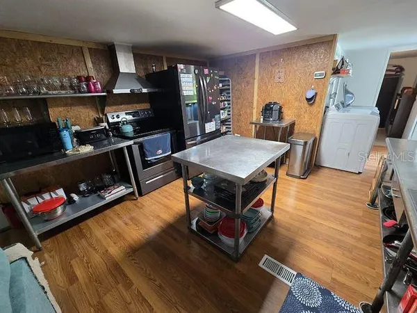 $1,700 | Undisclosed Address, Largo, FL 33771