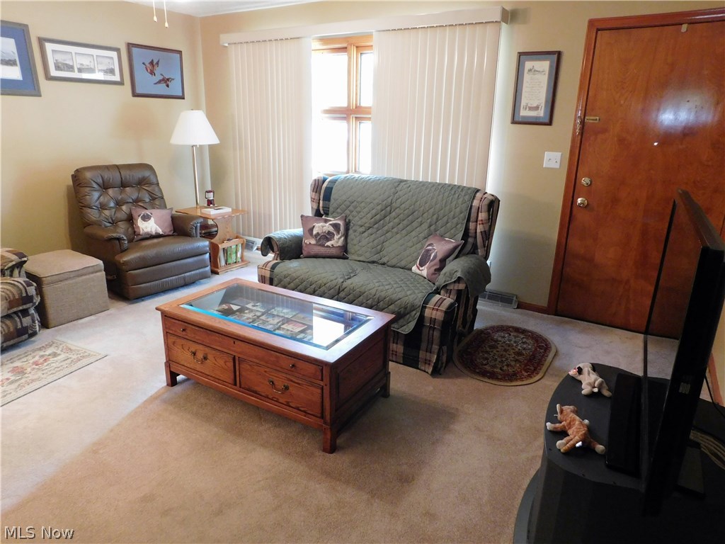 712 Reed Avenue Akron, OH 44306 - Photo 4 of 35 Gallery Image 4
