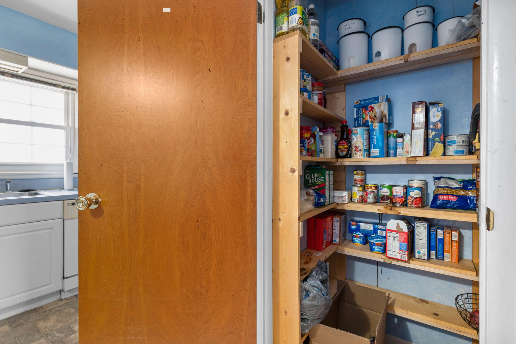 225 Darbyhurst Road Columbus, OH 43228 - Photo 22 of 31 Darbyhurst Zillow Sized-16