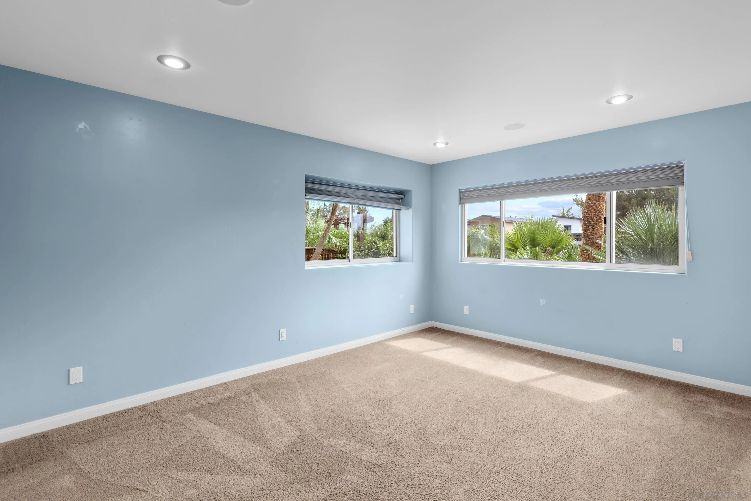 4975 Dawes Street San Diego, CA 92109 - Photo 30 of 39 an empty room with windows