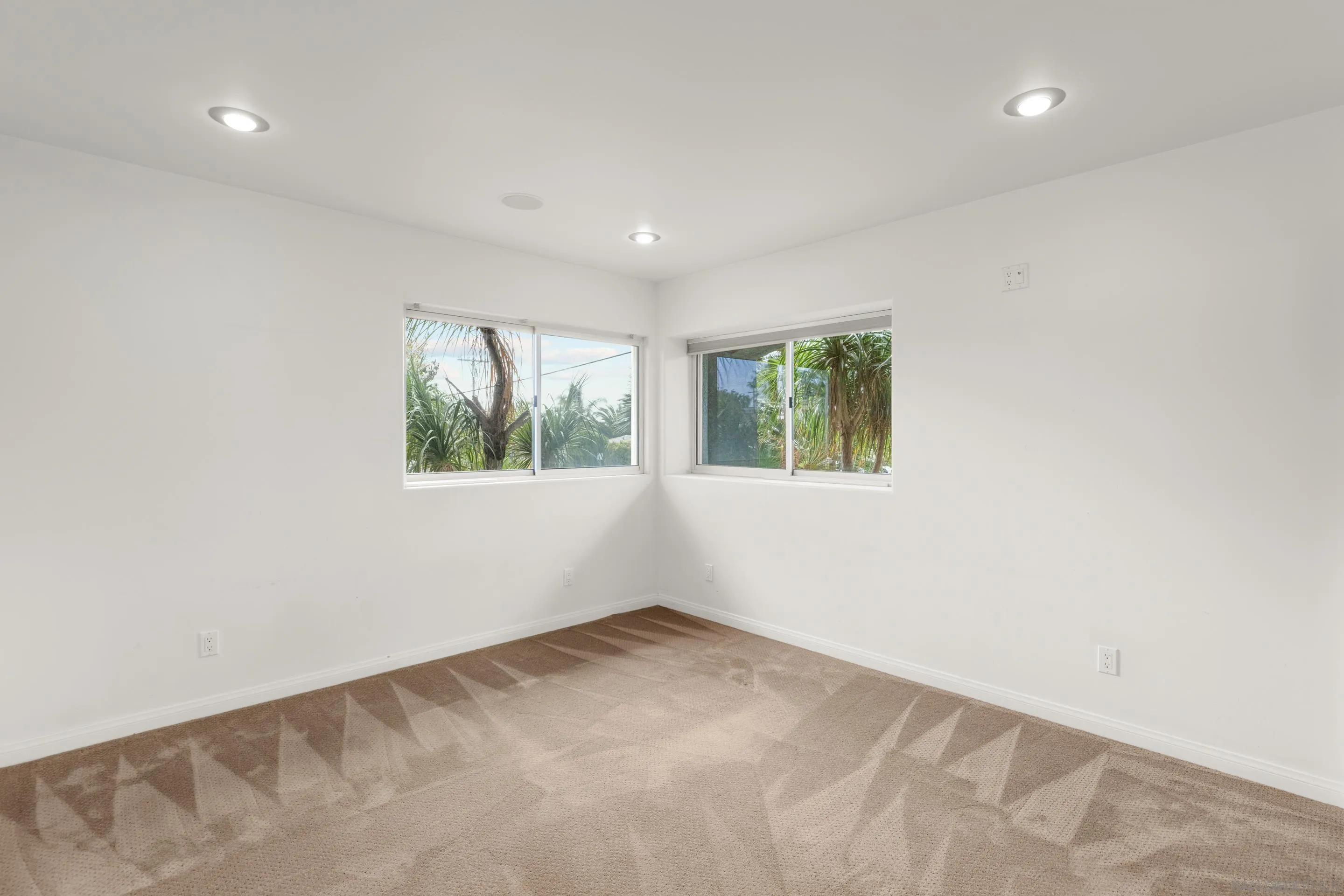 4975 Dawes Street San Diego, CA 92109 - Photo 34 of 39 an empty room with a window