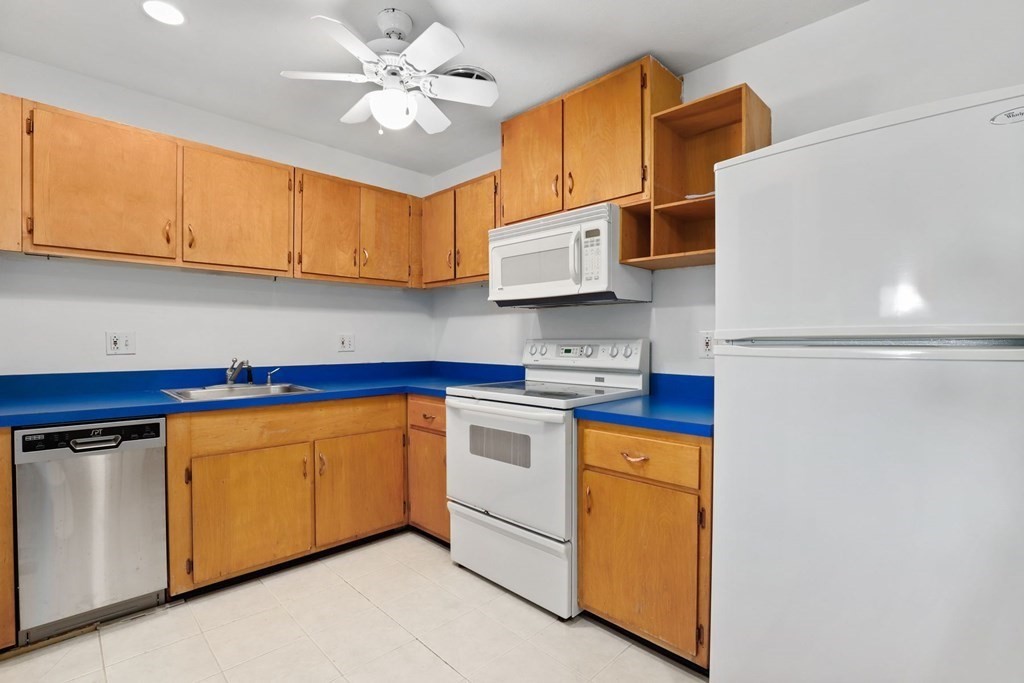8 Riverside Street, Unit 14 Watertown, MA 02472 - Photo 4 of 19 Gallery Image 4