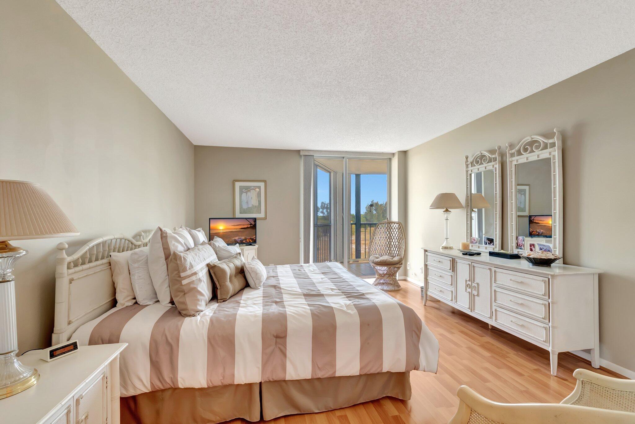 6400 Northwest 2nd Avenue, Unit 518 Boca Raton, FL 33487 - Photo 23 of 33 23-web-or-mls-DSC_7536