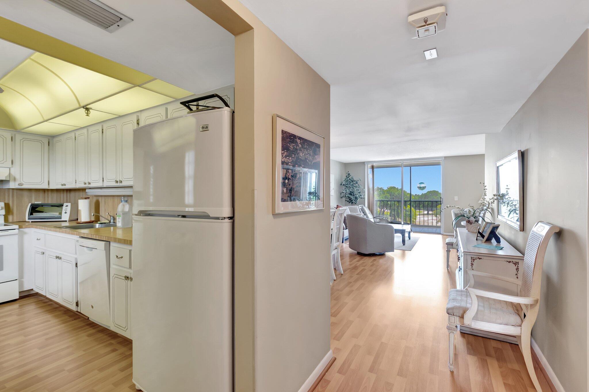 6400 Northwest 2nd Avenue, Unit 518 Boca Raton, FL 33487 - Photo 6 of 33 6-web-or-mls-DSC_7451