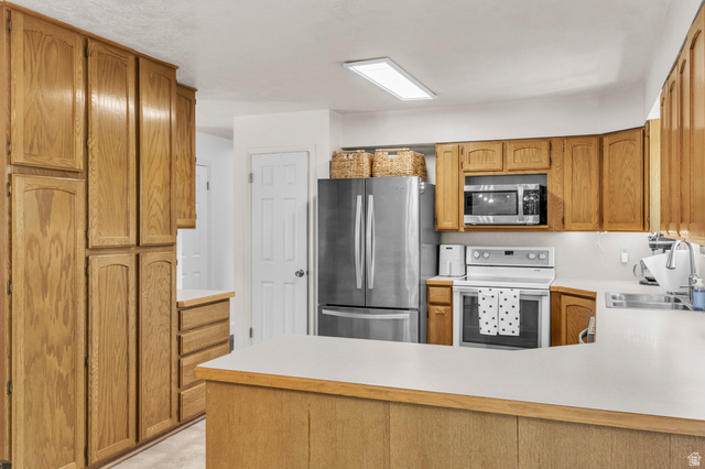 1055 North 1000 West Provo, UT 84604 - Photo 10 of 48