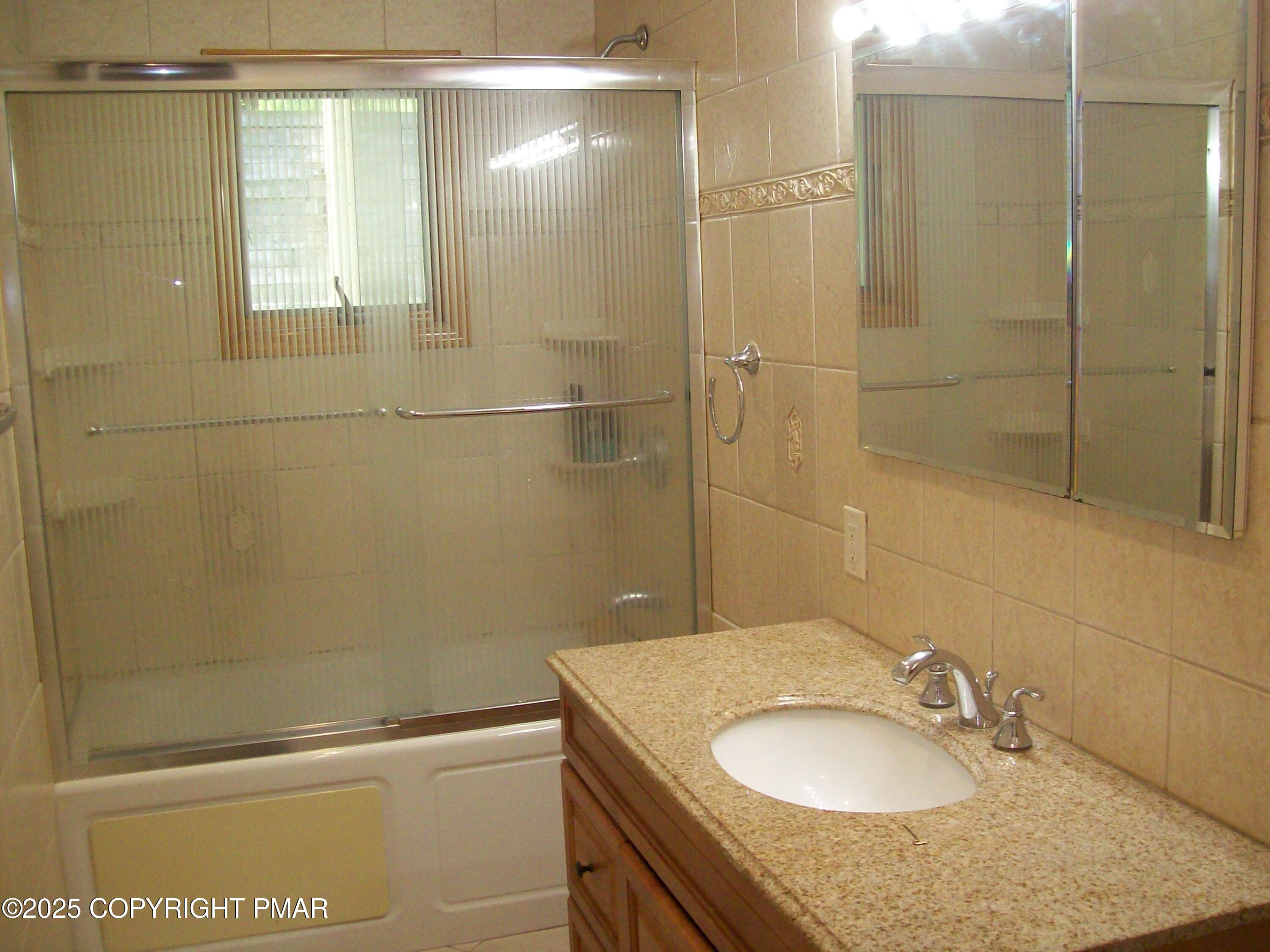 5864 Decker Road Bushkill, PA 18324 - Photo 20 of 40 Full bath 2