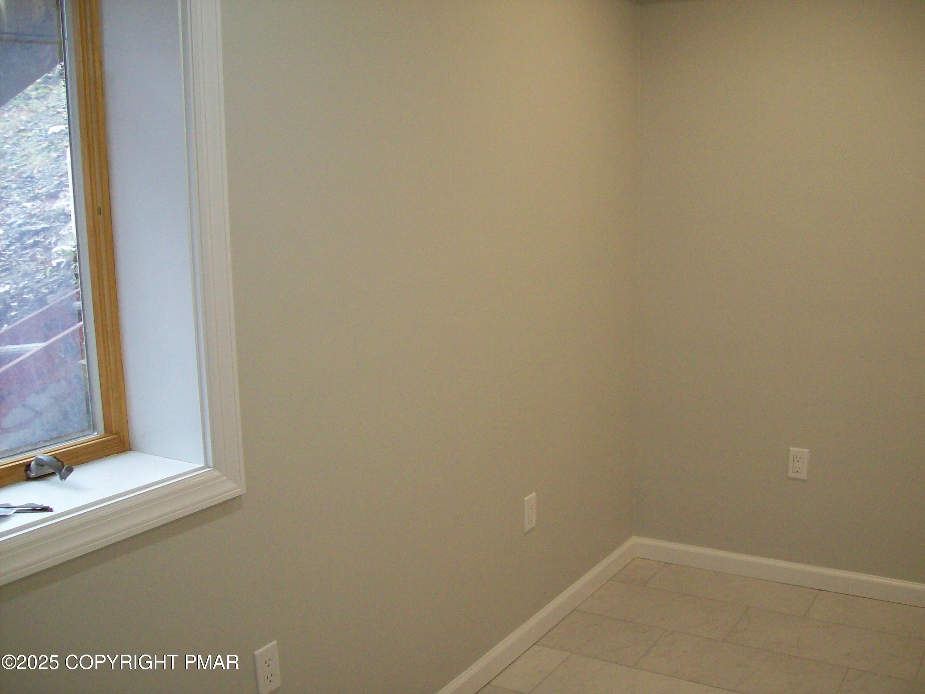 5864 Decker Road Bushkill, PA 18324 - Photo 29 of 40 inlaw suite bedroom