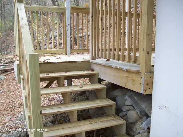 $319,900 | 5864 Decker Road, Bushkill, PA 18324