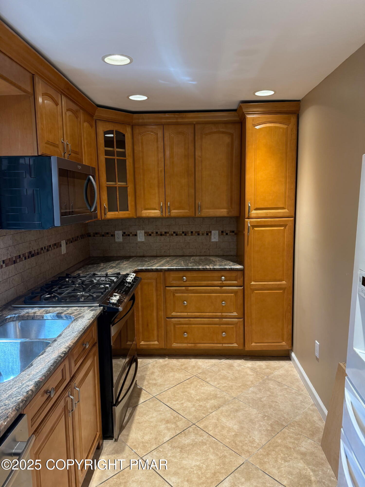 5864 Decker Road Bushkill, PA 18324 - Photo 5 of 40 kitchen