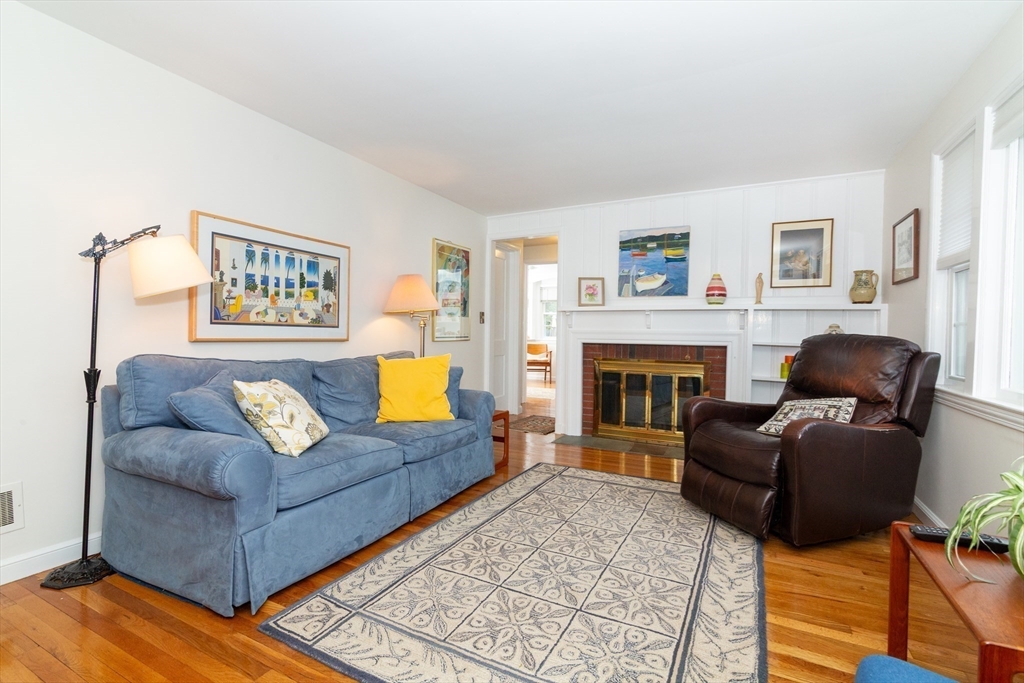 40 Dunster Road Framingham, MA 01702 - Photo 14 of 38