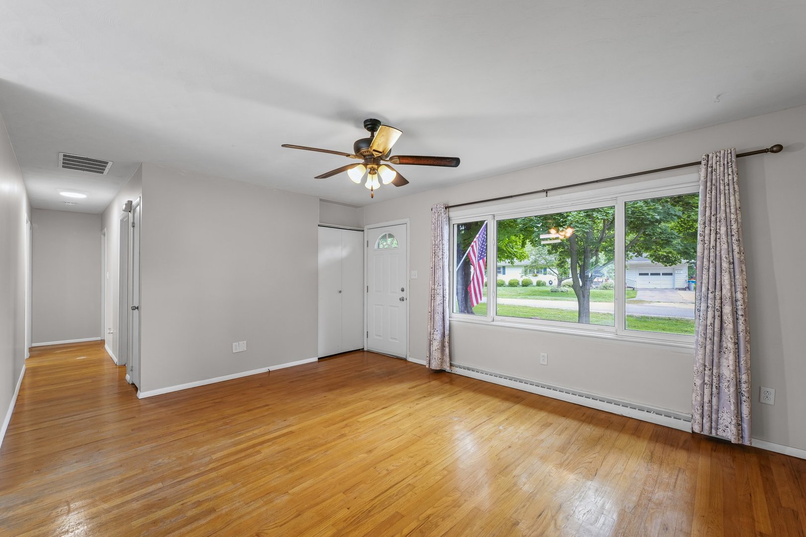 809 South Longview Road Monticello, IL 61856 - Photo 5 of 31 Gallery Image 5