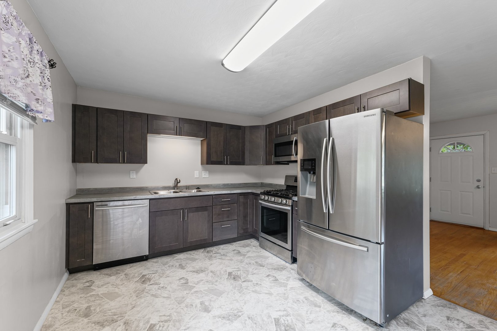 809 South Longview Road Monticello, IL 61856 - Photo 8 of 31 Gallery Image 8