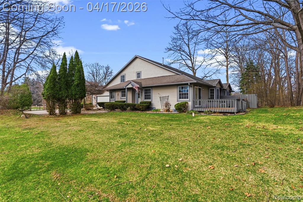 2270 Golden Pond Fenton, MI 48430 - Photo 27 of 30
