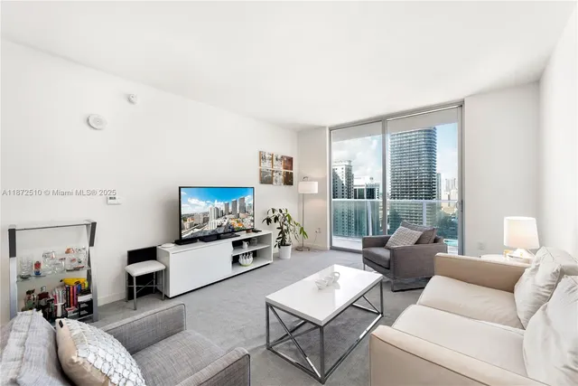 $3,400 | 1100 South Miami Avenue, Unit 2707, Miami, FL 33130