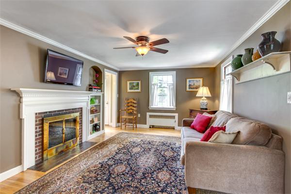 71 Phillips Road Lynnfield, MA 01940 - Photo 8 of 30 Gallery Image 8