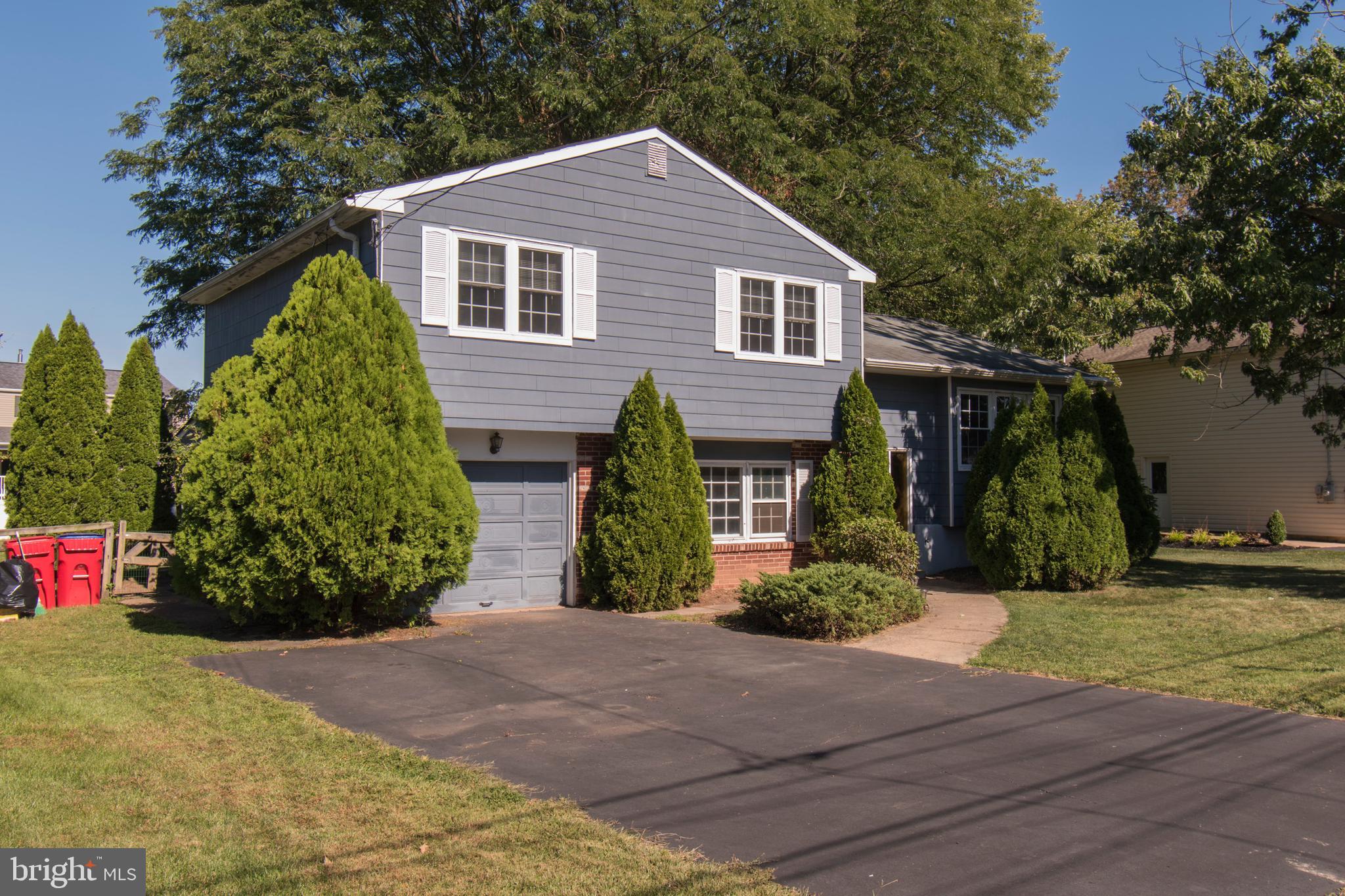 899 Phillips Road Warminster, PA 18974 - Photo 3 of 36