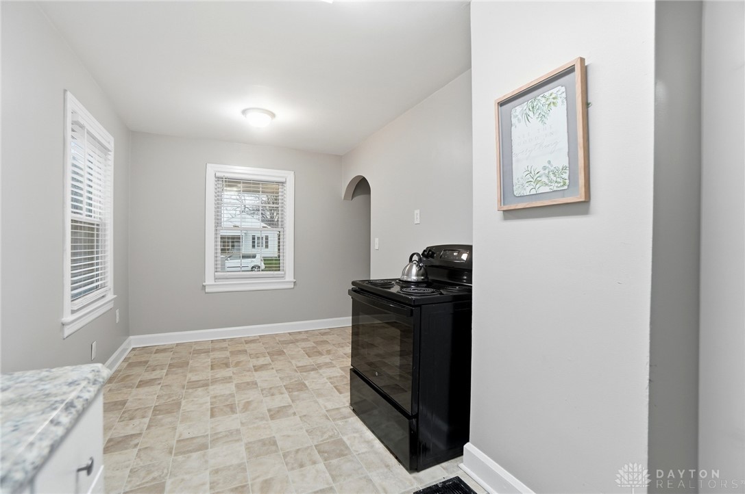 413 Spring Avenue Franklin, OH 45005 - Photo 10 of 30 Gallery Image 10