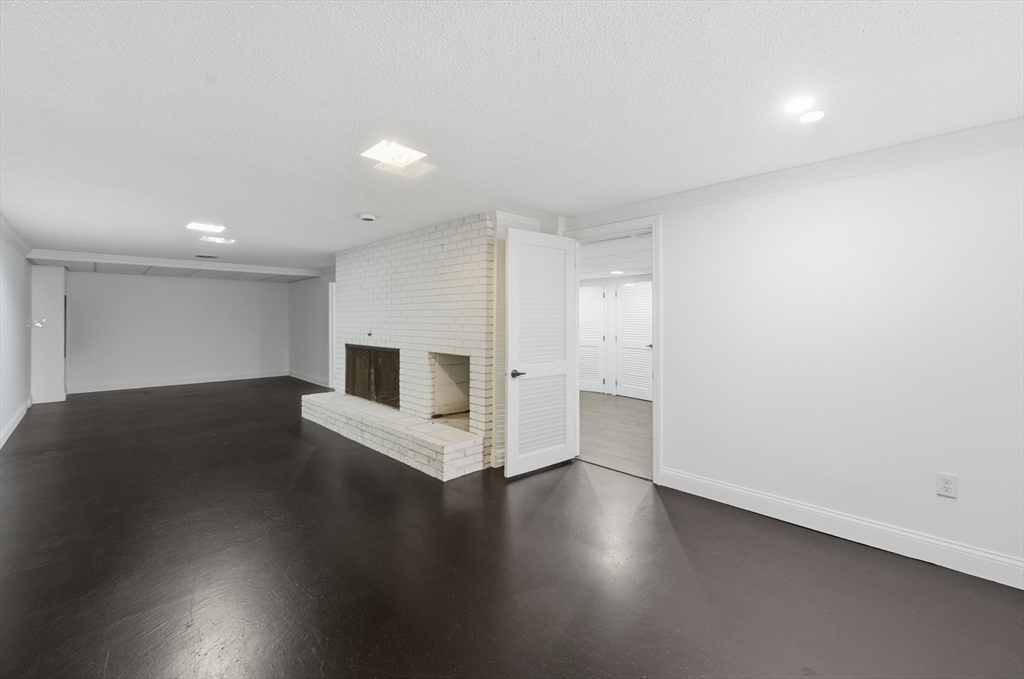 1310 Mammoth Road Dracut, MA 01826 - Photo 32 of 41 Gallery Image 32