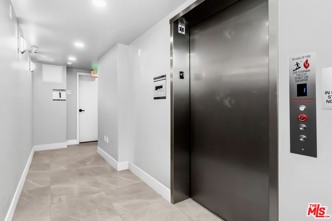 3632 Keystone Avenue, Unit 302 Los Angeles, CA 90034 - Photo 6 of 38