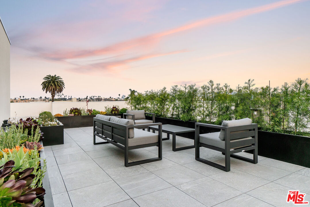 3632 Keystone Avenue, Unit 302 Los Angeles, CA 90034 - Photo 9 of 38