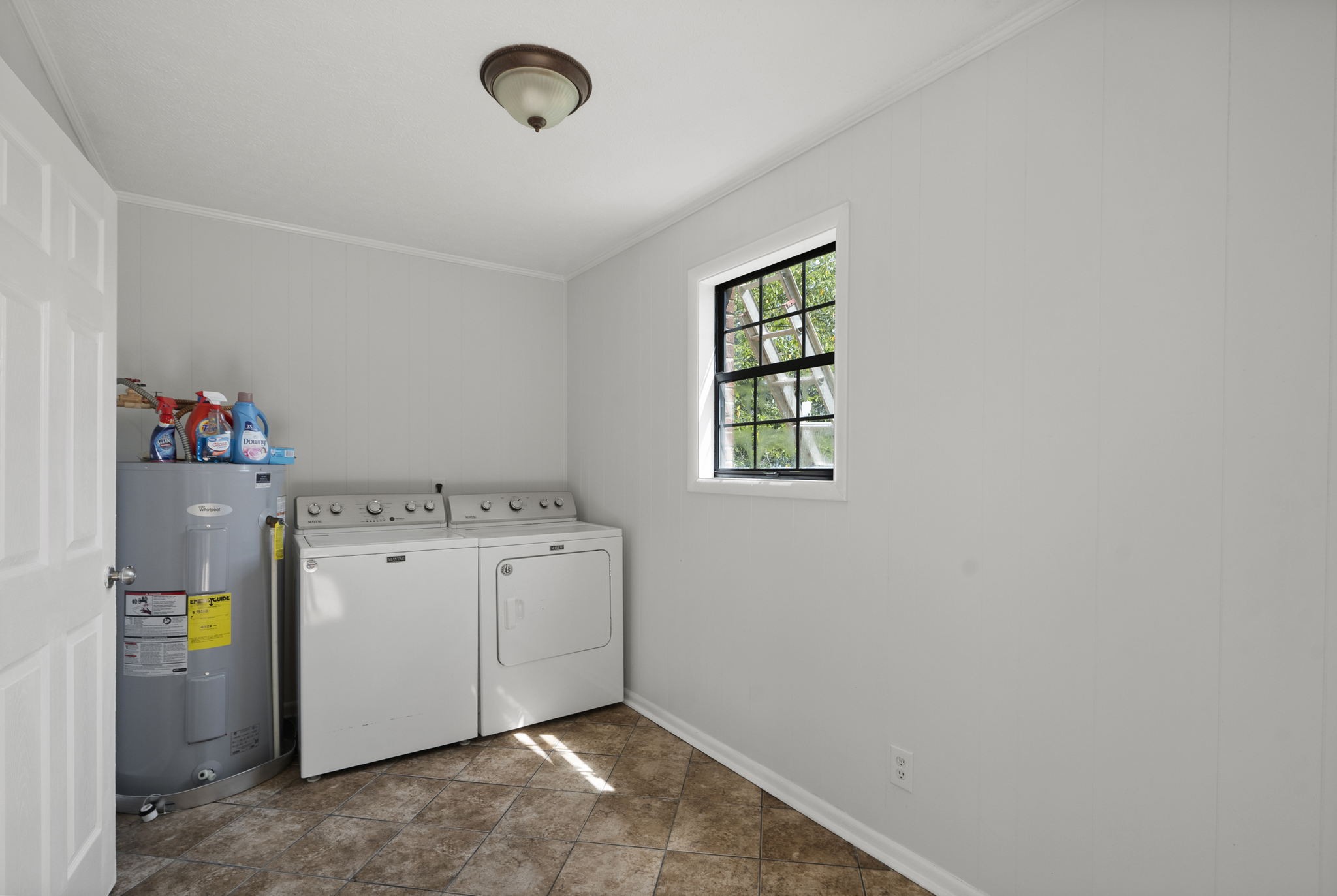 450 Fowler Ford Road Portland, TN 37148 - Photo 16 of 20 a utility room with dryer and washer