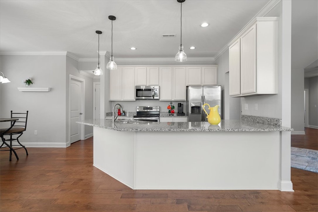 21 Barron Glenn Way Anderson, SC 29621 - Photo 25 of 48 A well-appointed kitchen showcasing contemporary design and convenient functionality.