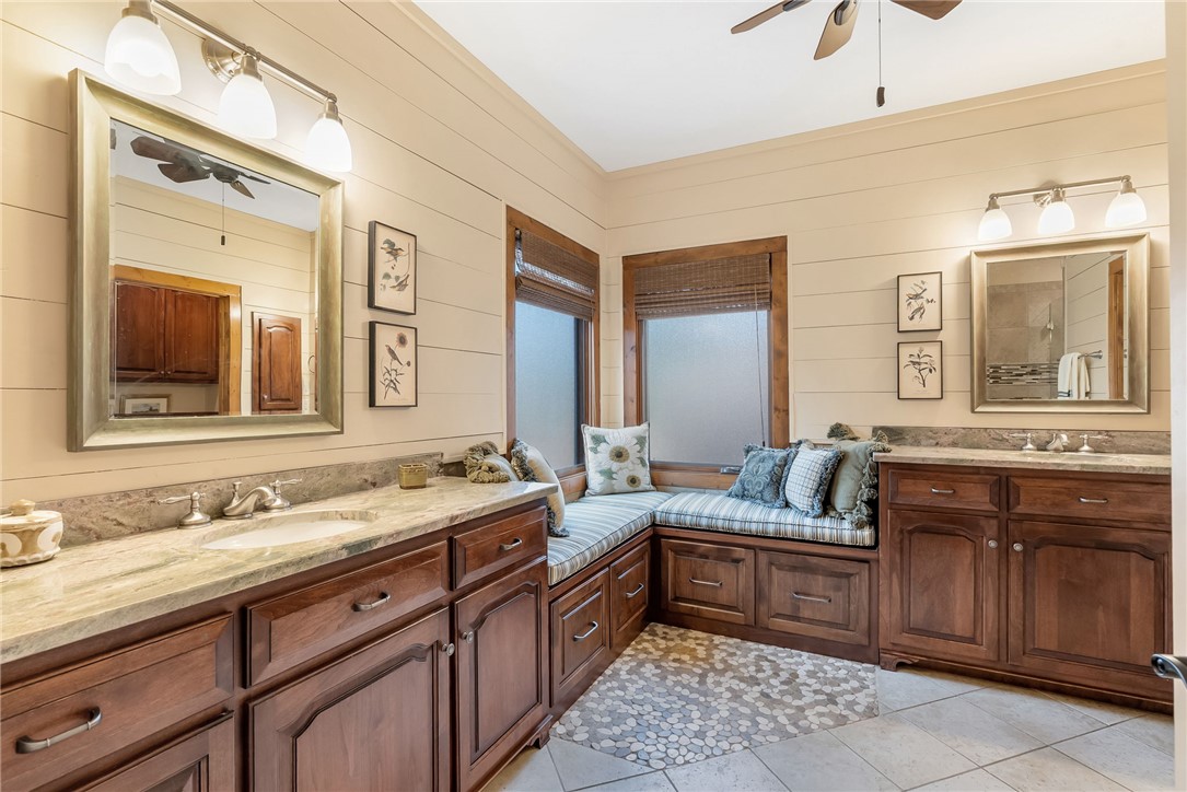 511 Palmer Way Sunset, SC 29685 - Photo 21 of 50 Large Primary Bathroom with granite counters and built in window seat
