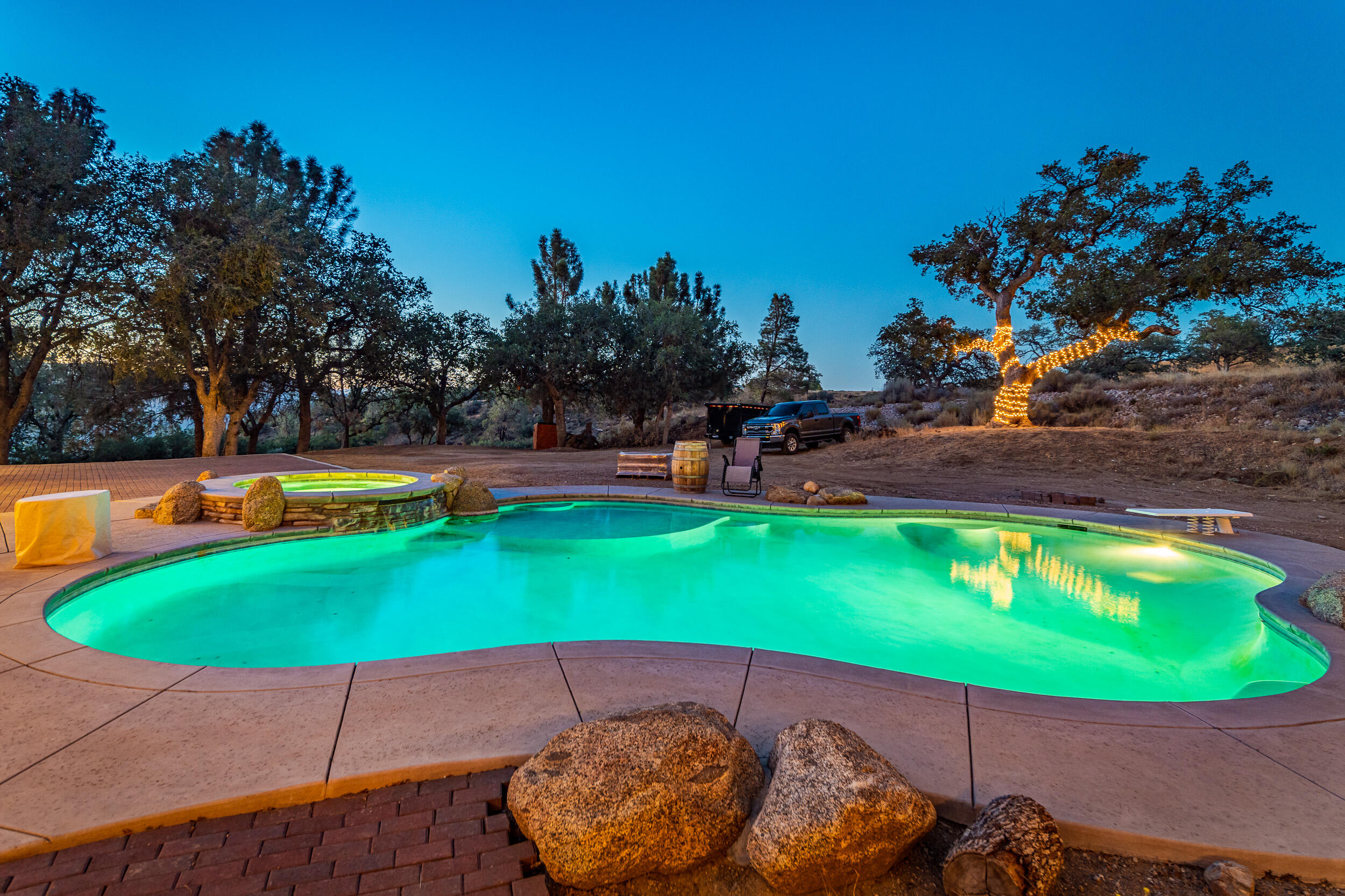 20718 Darsy Road Tehachapi, CA 93561 - Photo 52 of 64 an outdoor space with furniture