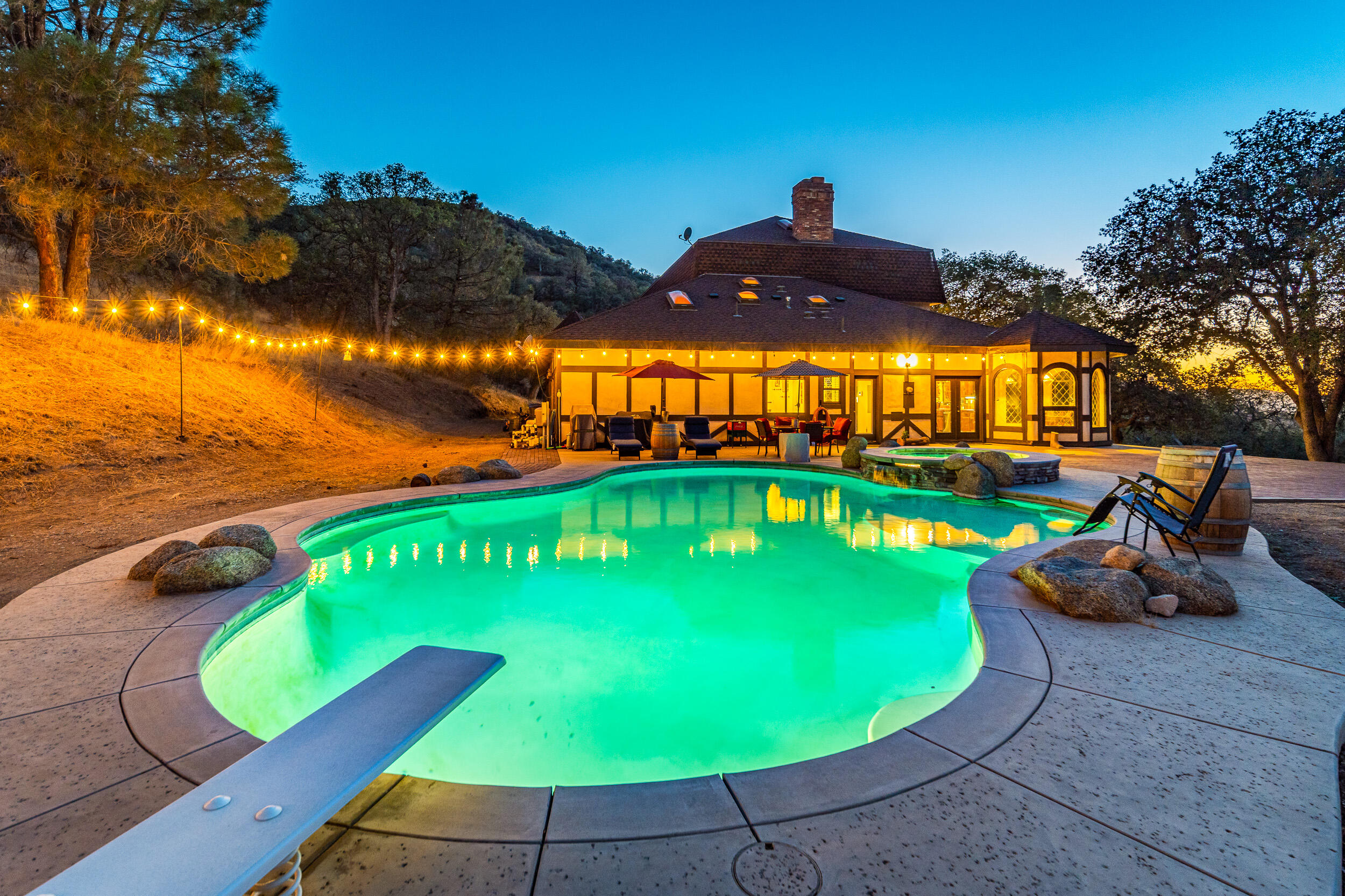 20718 Darsy Road Tehachapi, CA 93561 - Photo 54 of 64 swimming pool view with a seating space