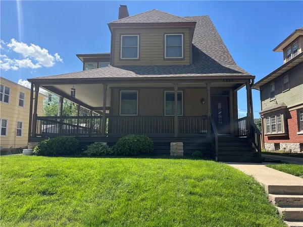 $290,000 | 3530 Kenwood Avenue, Kansas City, MO 64109
