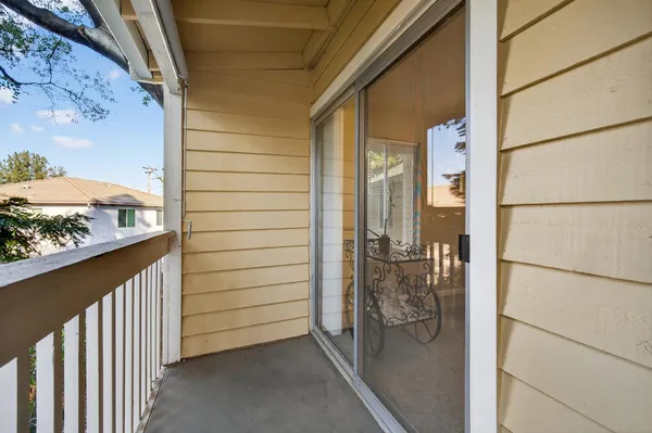 $275,000 | 11330 Fair Oaks Boulevard, Unit 208, Fair Oaks, CA 95628