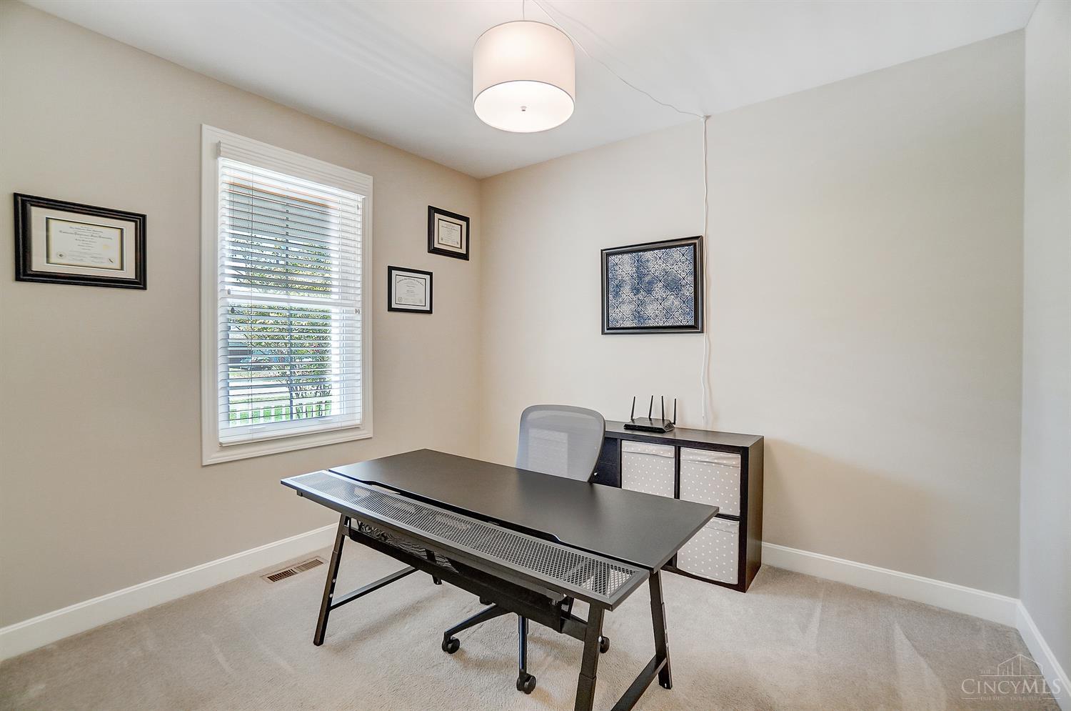 8186 Forest Road Cincinnati, OH 45255 - Photo 6 of 51