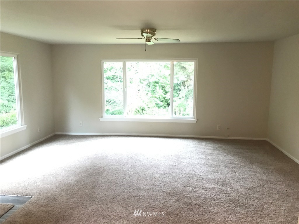 4308 Heather Road Bremerton, WA 98312 - Photo 3 of 24 Gallery Image 3