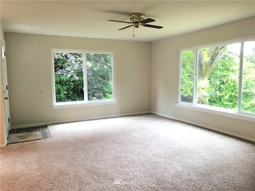 4308 Heather Road Bremerton, WA 98312 - Photo 5 of 24 Gallery Image 5