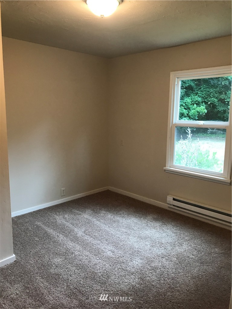 4308 Heather Road Bremerton, WA 98312 - Photo 8 of 24 Gallery Image 8