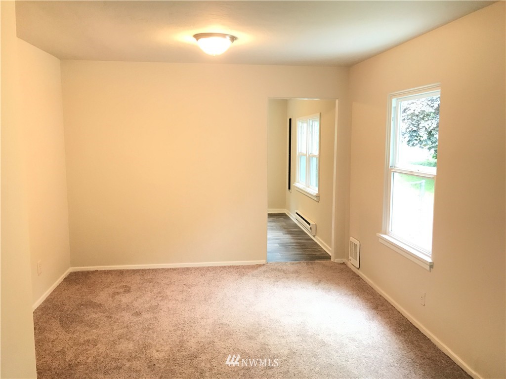 4308 Heather Road Bremerton, WA 98312 - Photo 10 of 24 Gallery Image 10