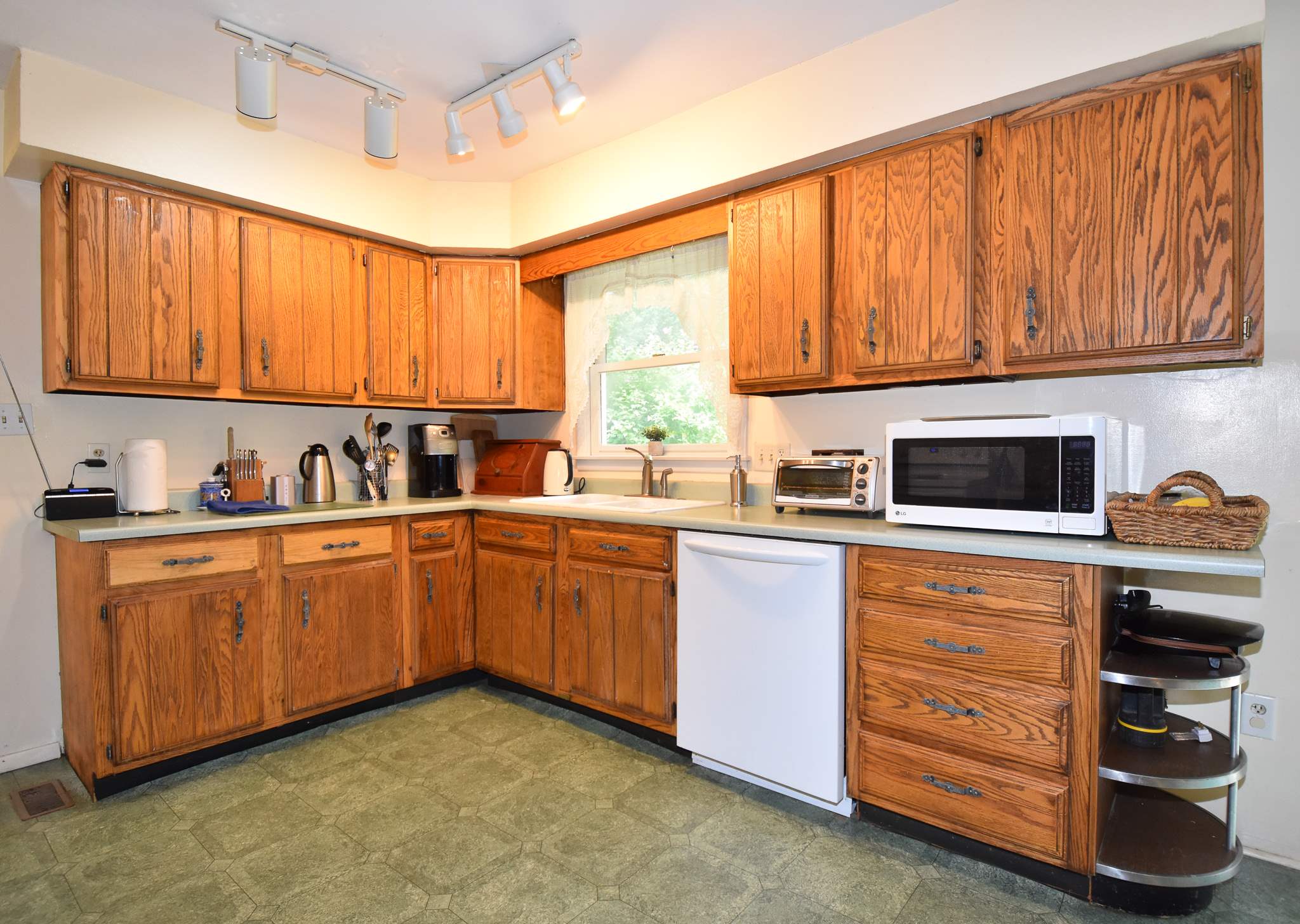 3125 South Snoddy Road Bloomington, IN 47401 - Photo 11 of 36 Gallery Image 11