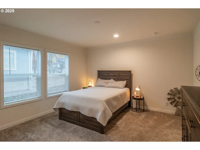 $330,000 | 408 Whipple Avenue, Drain, OR 97435