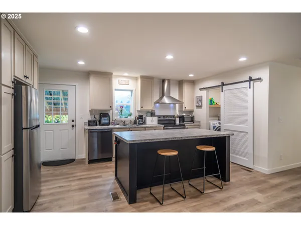 $309,000 | 408 Whipple Avenue, Drain, OR 97435