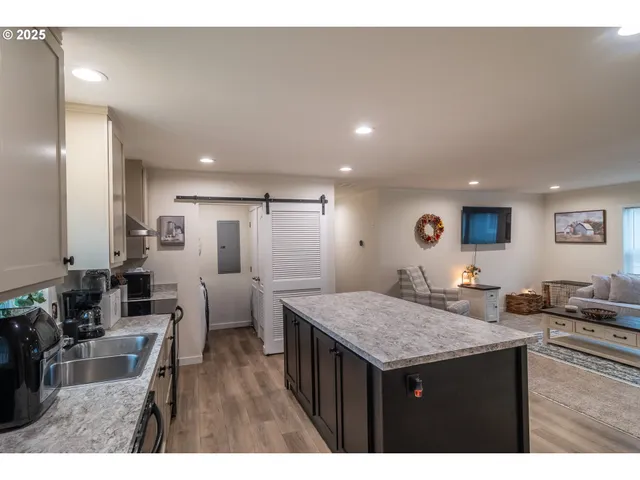 $330,000 | 408 Whipple Avenue, Drain, OR 97435