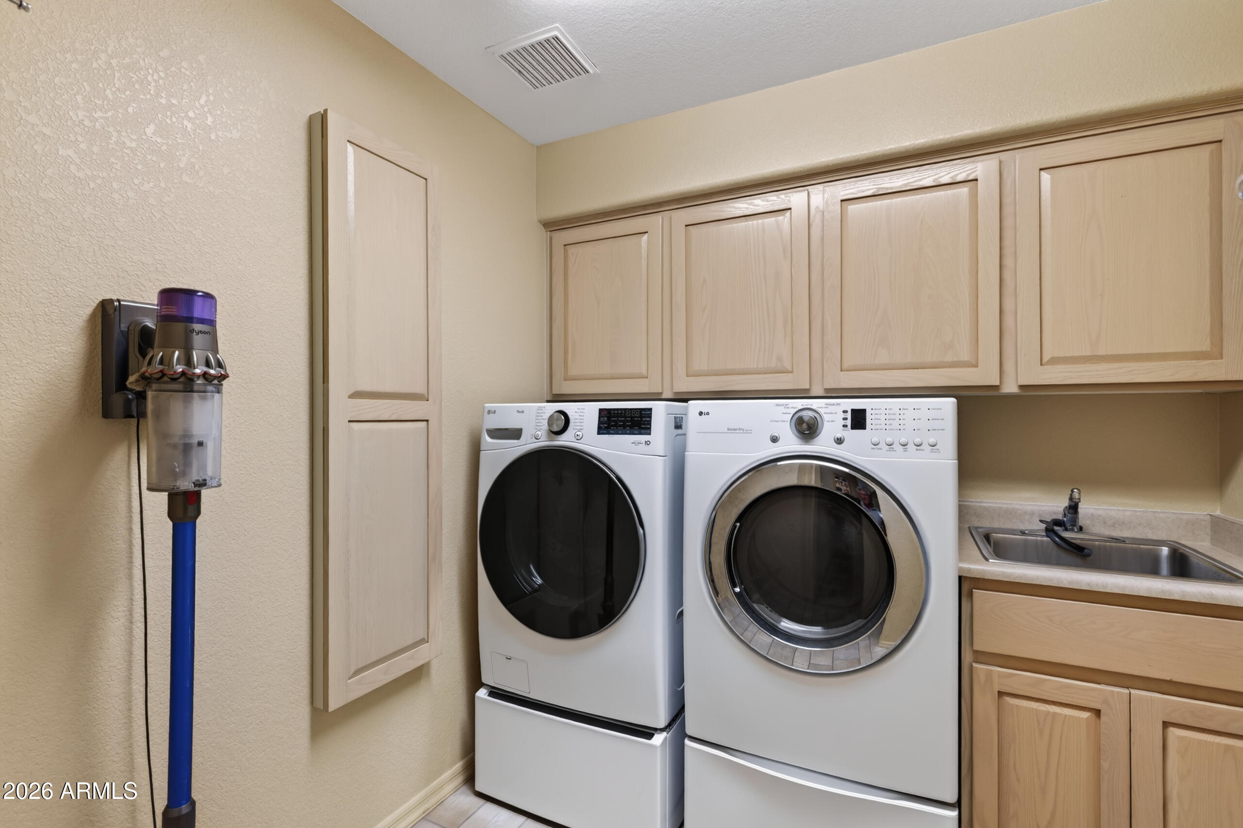 26002 North Agave Road Rio Verde, AZ 85263 - Photo 28 of 57 Full Size Laundry Room with Sink