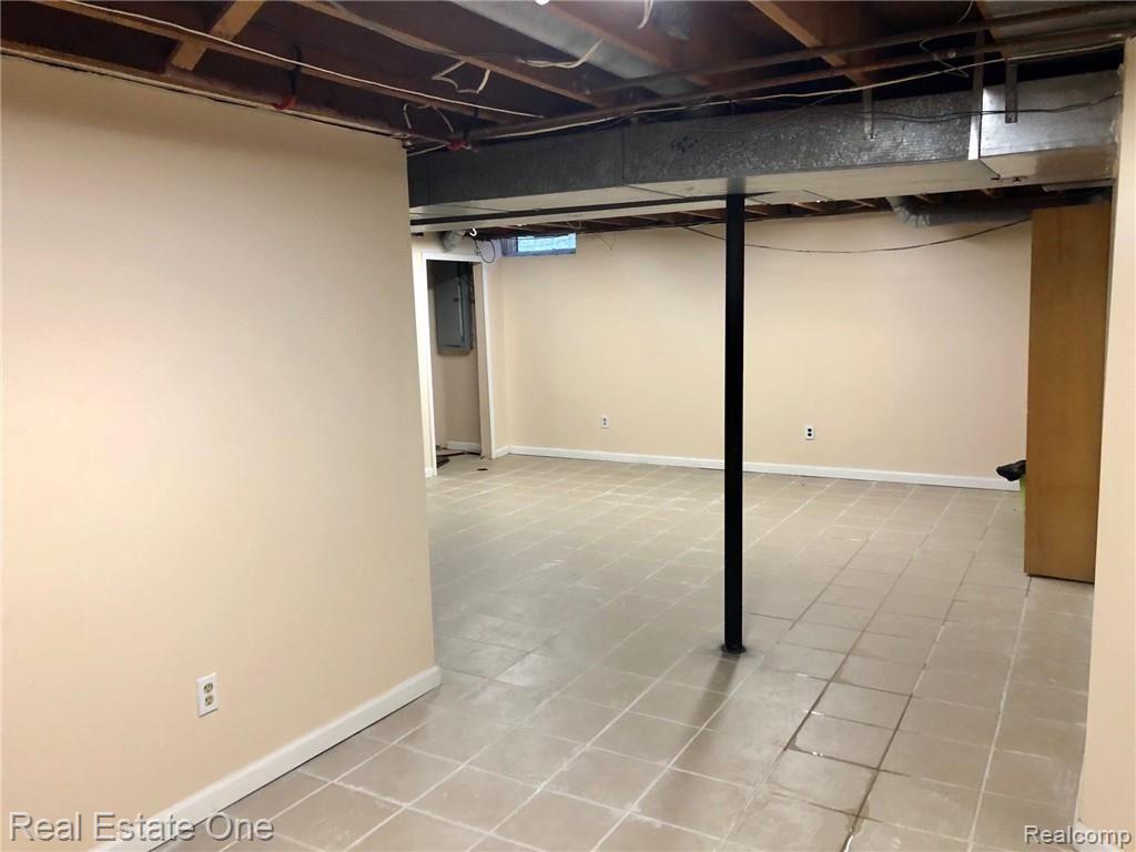35687 Johnstown Road Farmington Hills, MI 48335 - Photo 4 of 22