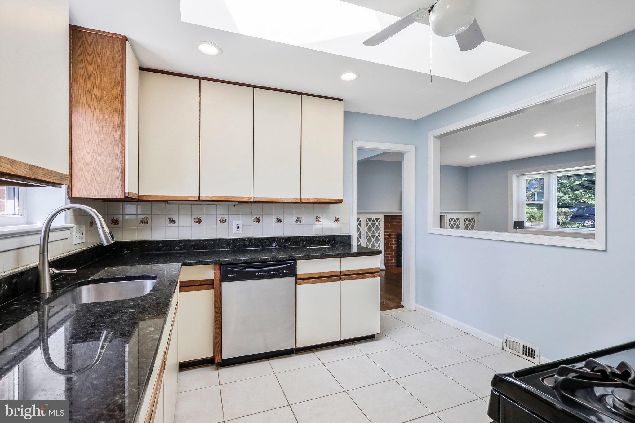 7415 Nancemond Street Springfield, VA 22150 - Photo 3 of 45 Gallery Image 3