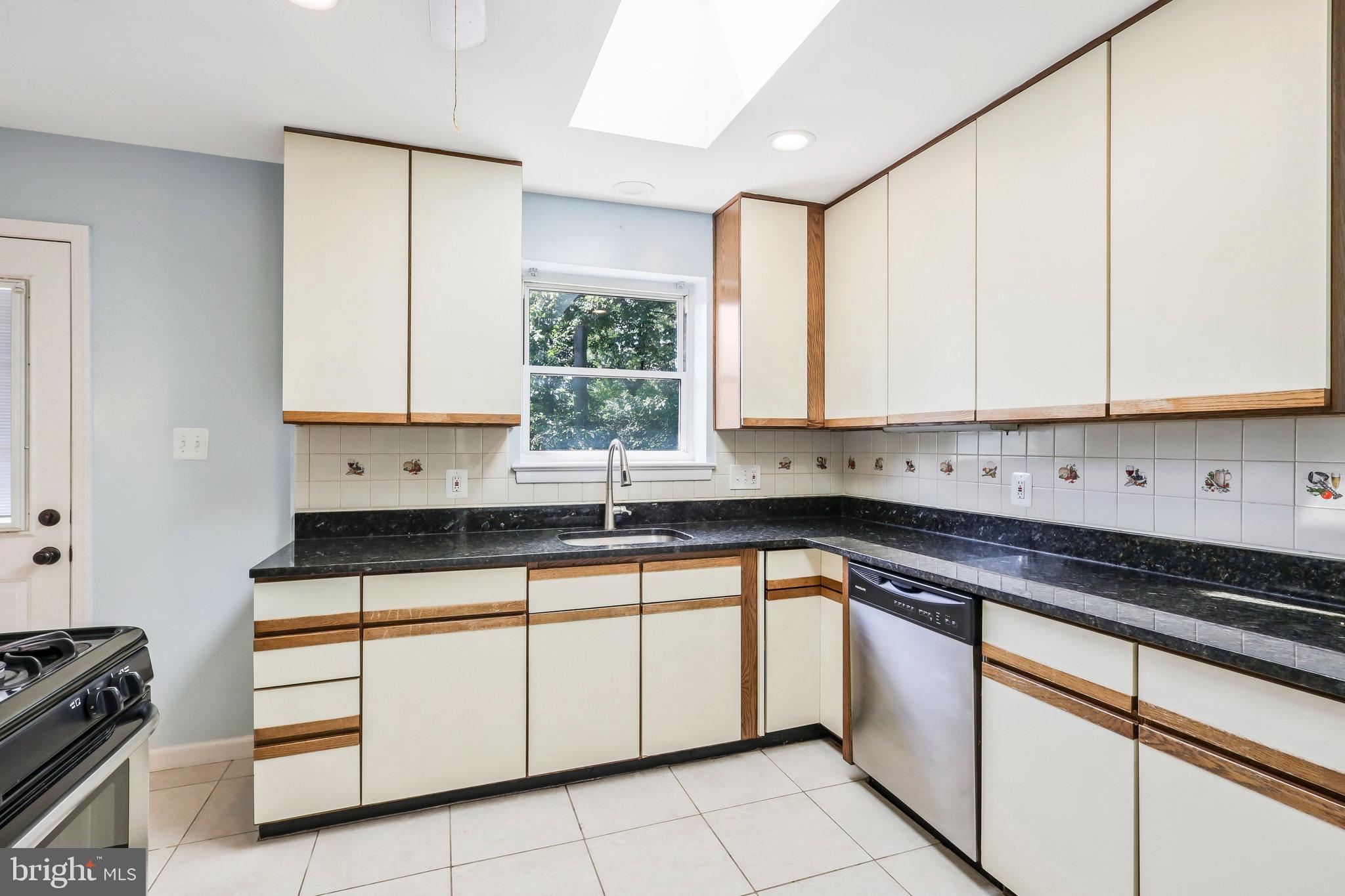 7415 Nancemond Street Springfield, VA 22150 - Photo 4 of 45 Gallery Image 4