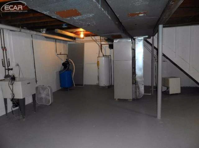 6240 Calkins Road Flint, MI 48532 - Photo 43 of 45 20442667-60.JPG