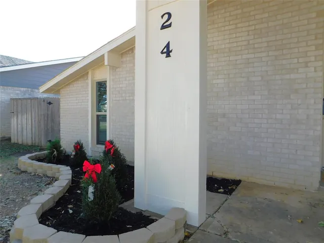 $2,250 | 1524 Carnation Drive, Lewisville, TX 75067