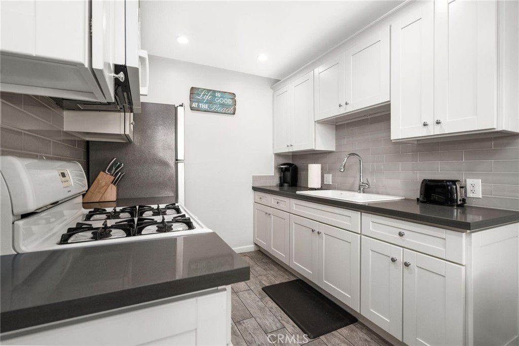 4980 Sandyland Road, Unit 104 Carpinteria, CA 93013 - Photo 15 of 38