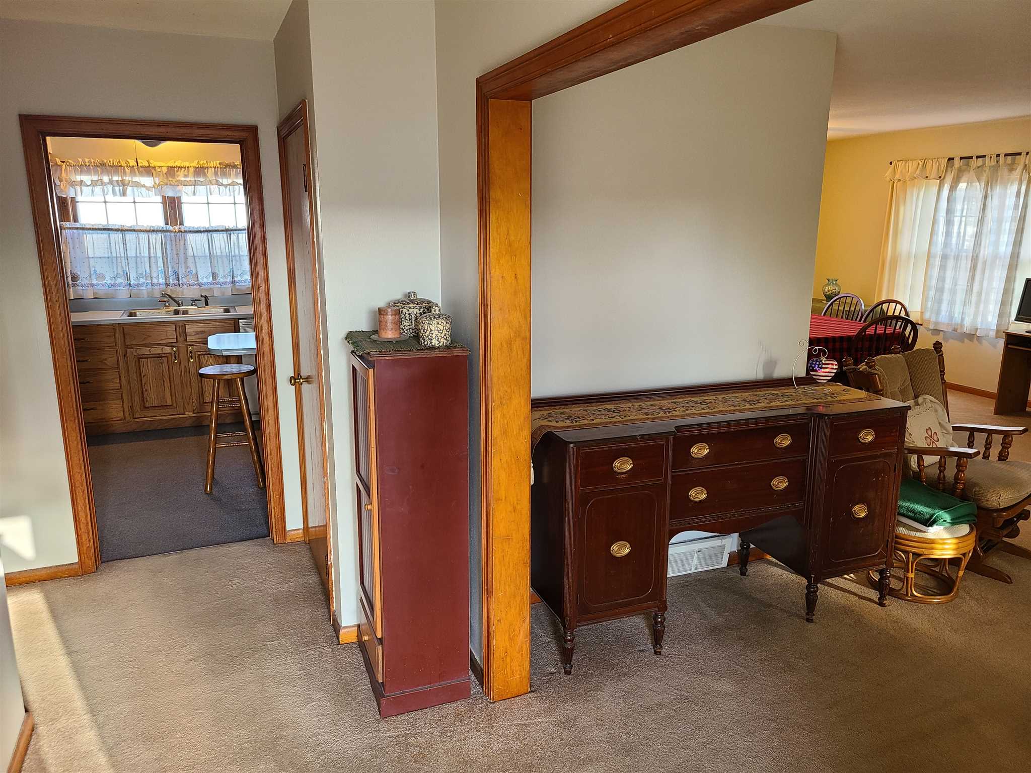 810 Ritterskamp Avenue Vincennes, IN 47591 - Photo 4 of 20 Gallery Image 4